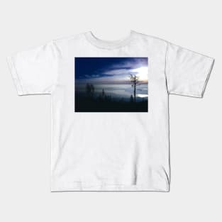 Nature photography landscape lakeview Kids T-Shirt